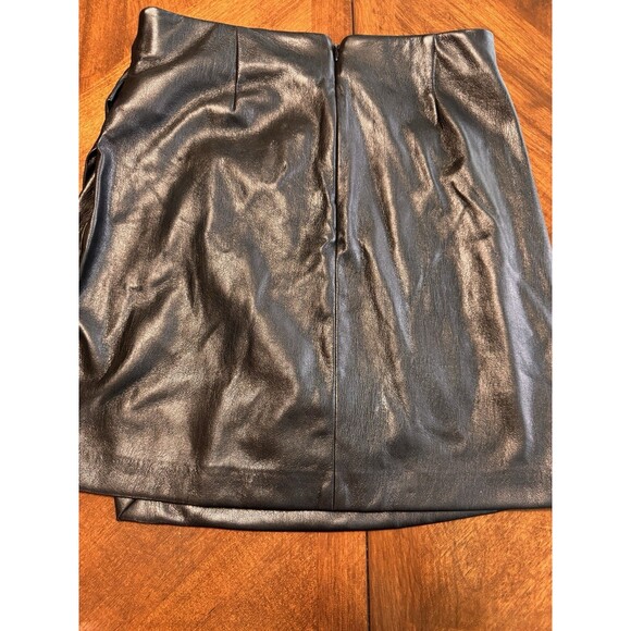 Wilfred Aritzia Faux Leather Mini Skirt Women’s size 4 Black - Picture 2 of 6